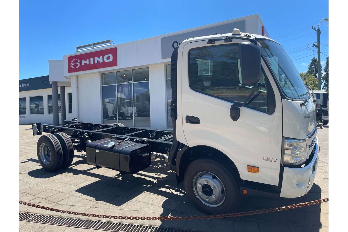 2025 Hino 300 Series 921 4400 WIDE XJC740R MY20 REAR WHEEL DRIVE