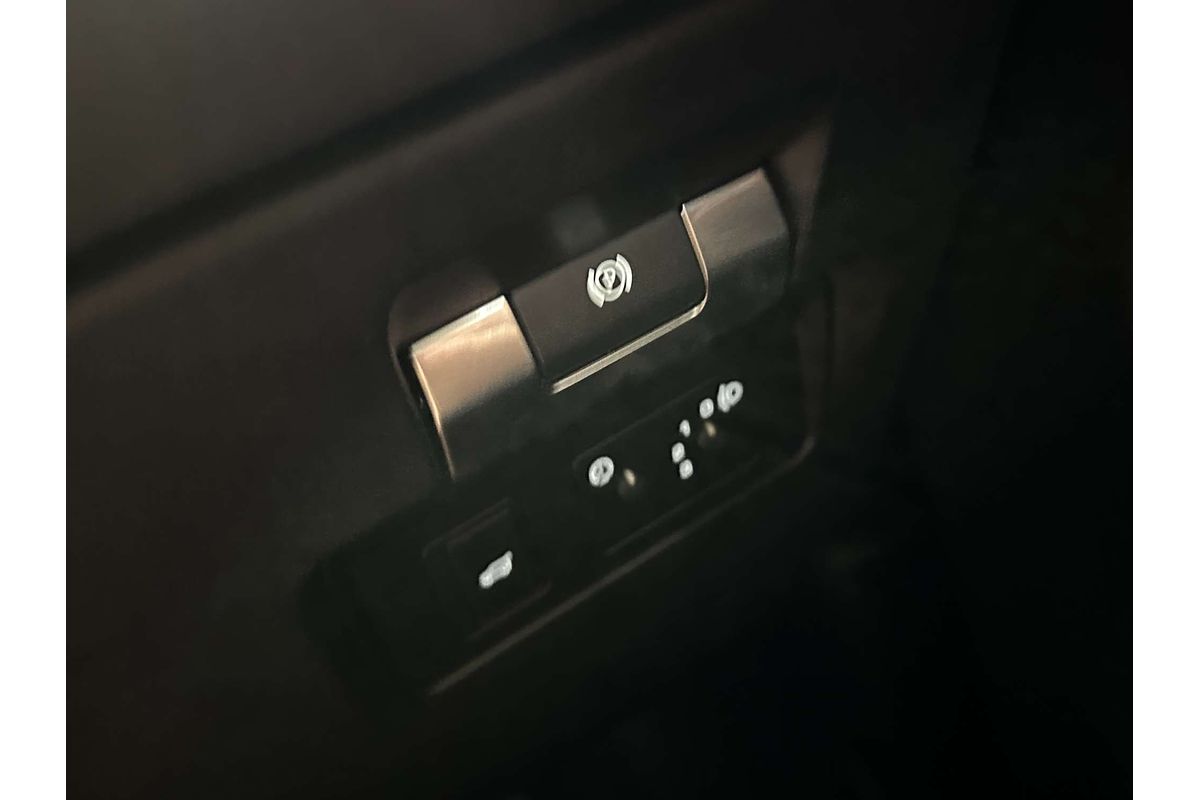 2019 Land Rover Discovery Sport D150 S L550