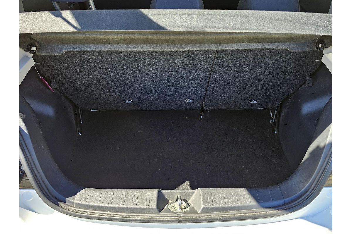 2013 Mitsubishi Mirage ES LA