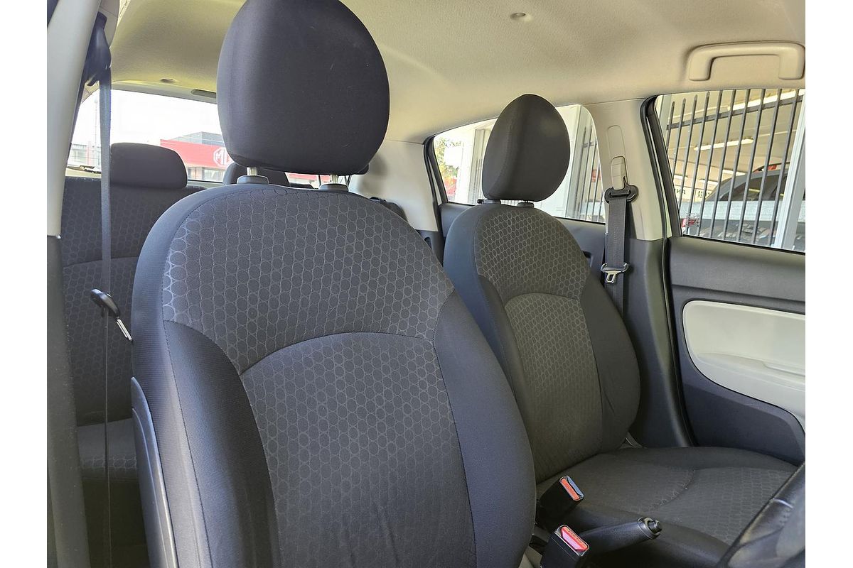 2013 Mitsubishi Mirage ES LA