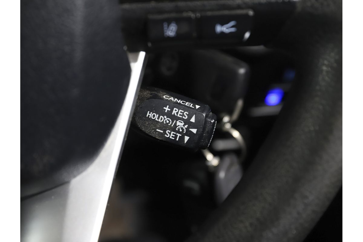 Hilux 4x4 SR 2.8L T Diesel Automatic Double Cab C/C