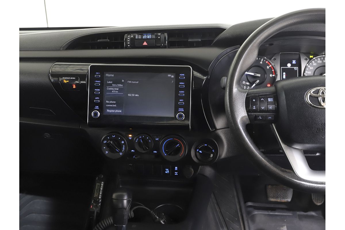 Hilux 4x4 SR 2.8L T Diesel Automatic Double Cab C/C