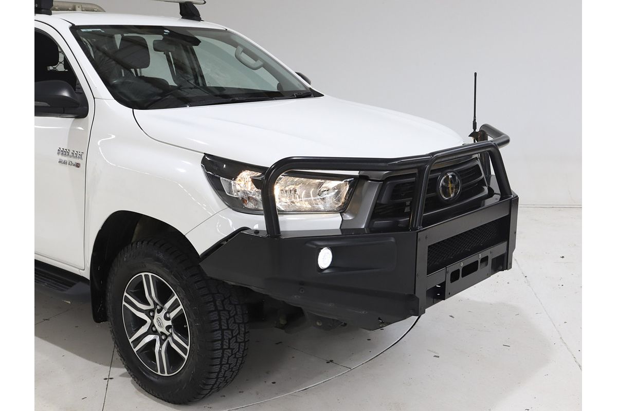 Hilux 4x4 SR 2.8L T Diesel Automatic Double Cab C/C
