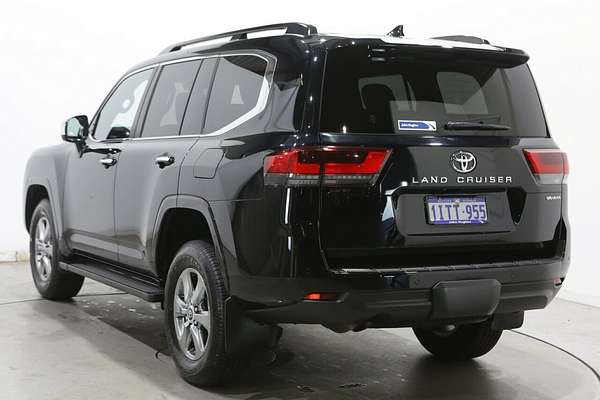 2022 Toyota Landcruiser Sahara FJA300R