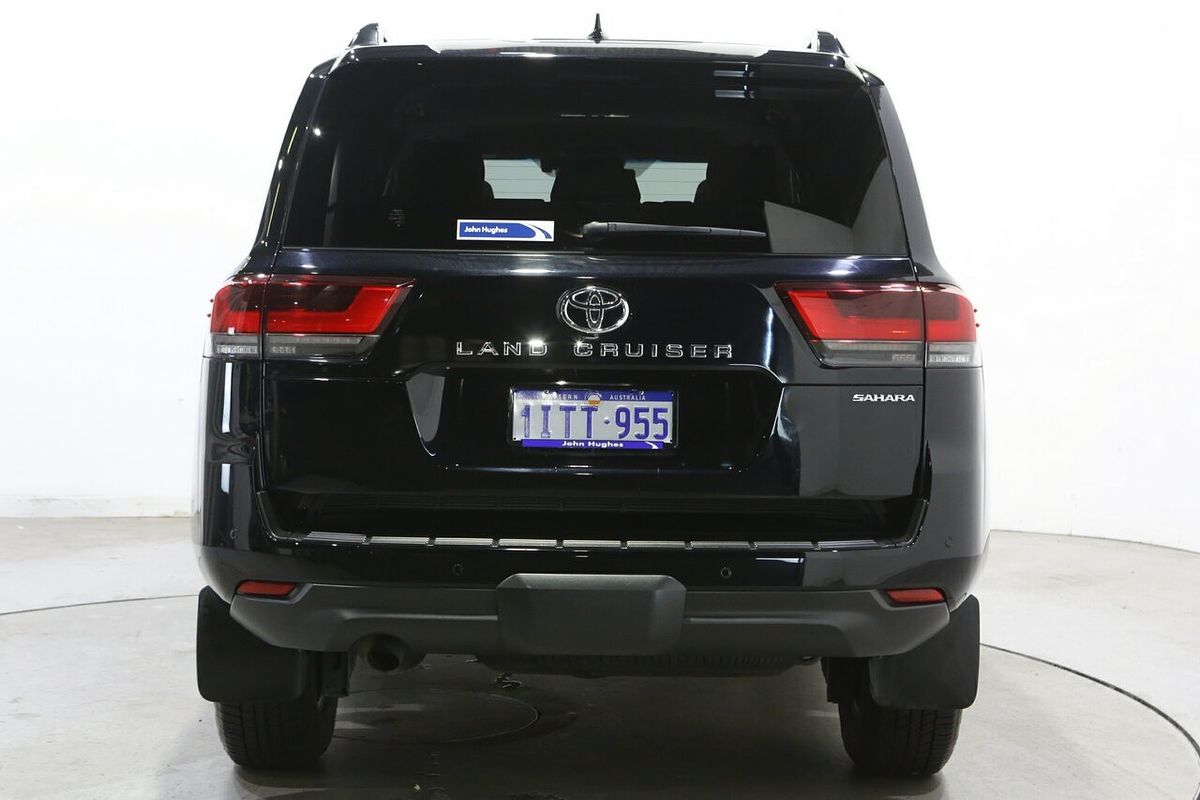 2022 Toyota Landcruiser Sahara FJA300R