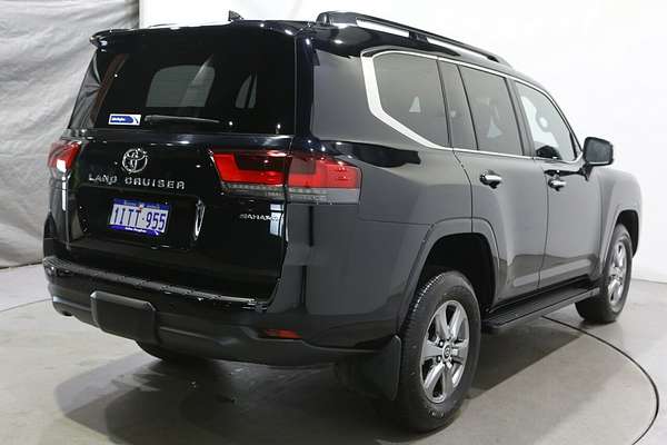 2022 Toyota Landcruiser Sahara FJA300R