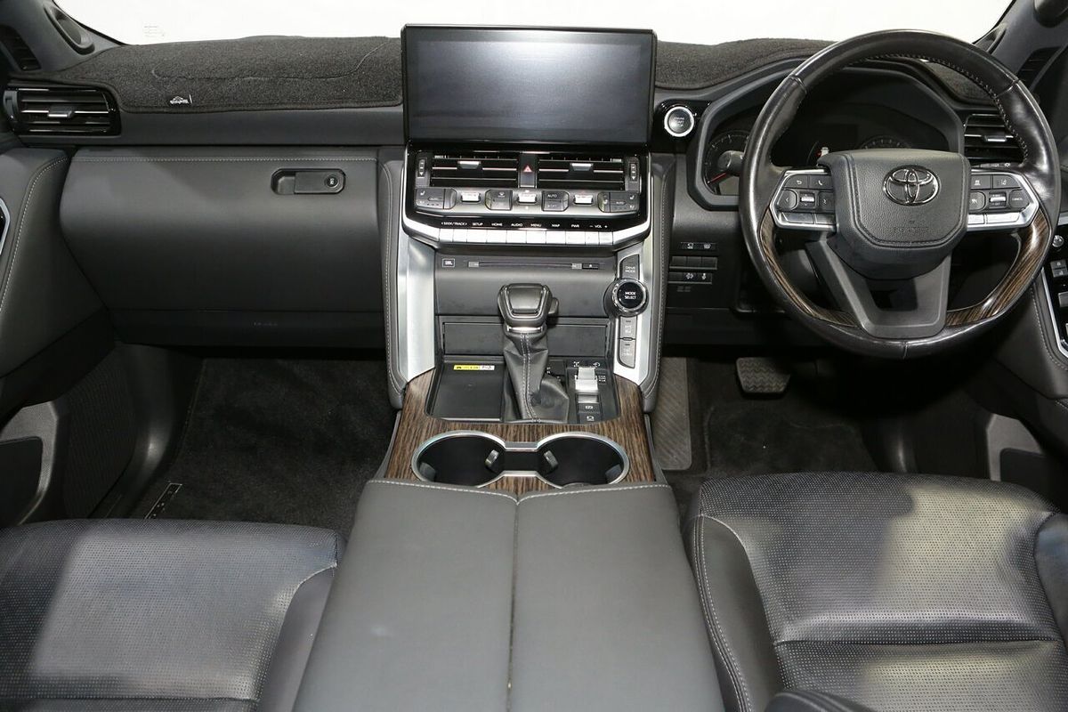 2022 Toyota Landcruiser Sahara FJA300R