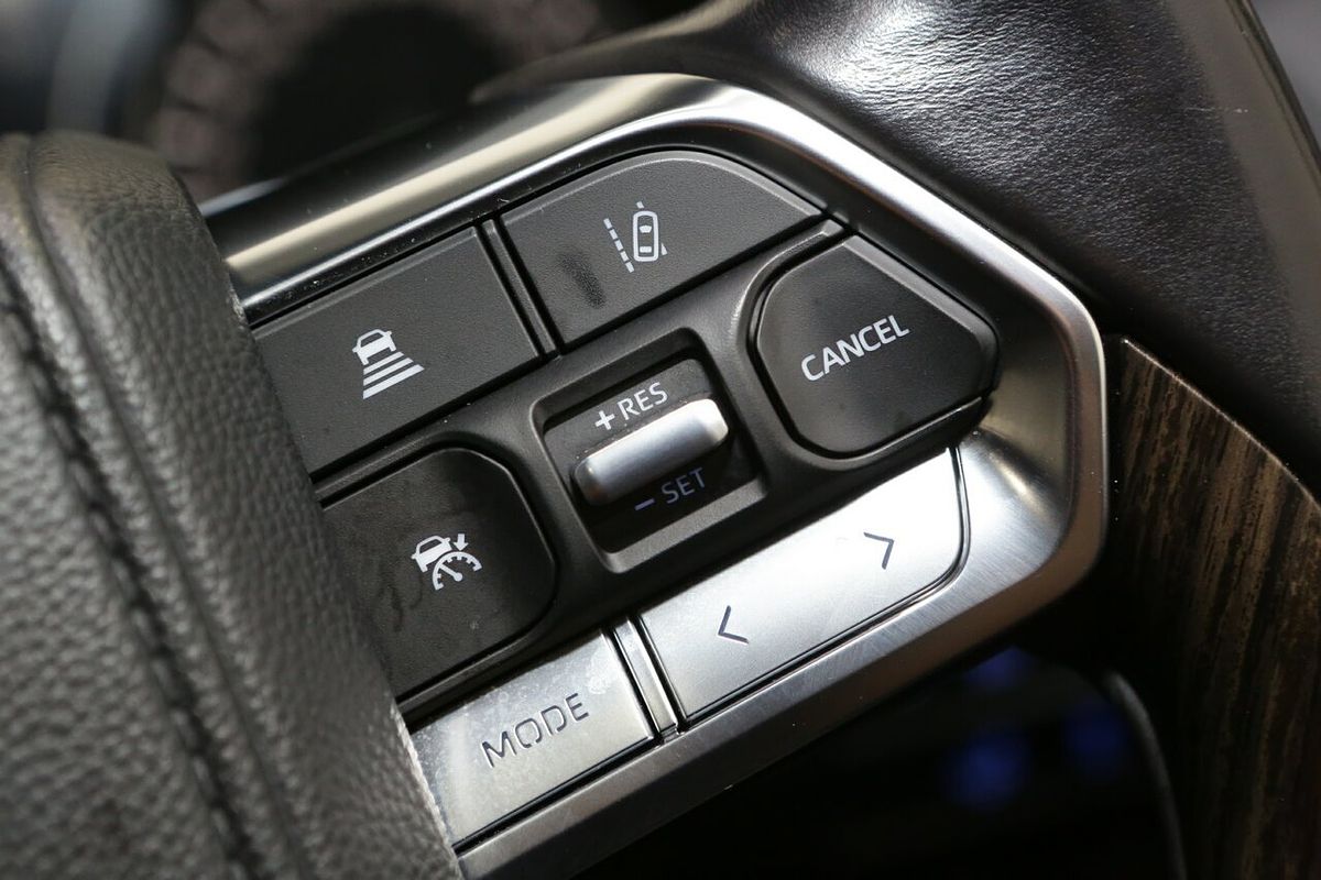 2022 Toyota Landcruiser Sahara FJA300R