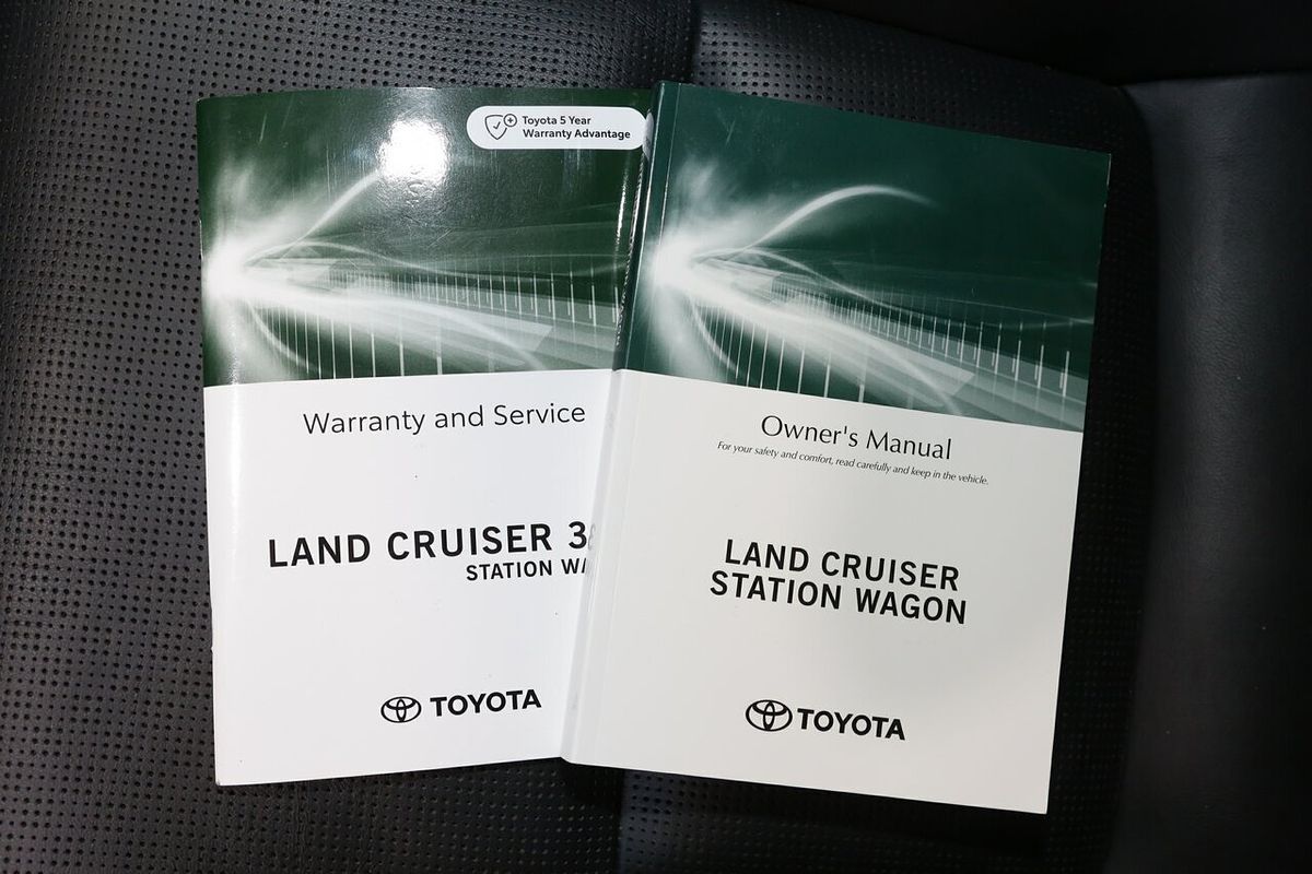 2022 Toyota Landcruiser Sahara FJA300R