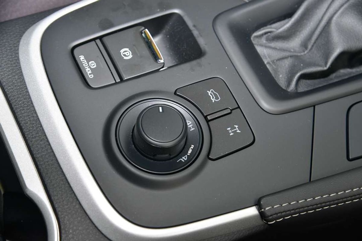 2024 Isuzu MU-X LS-M