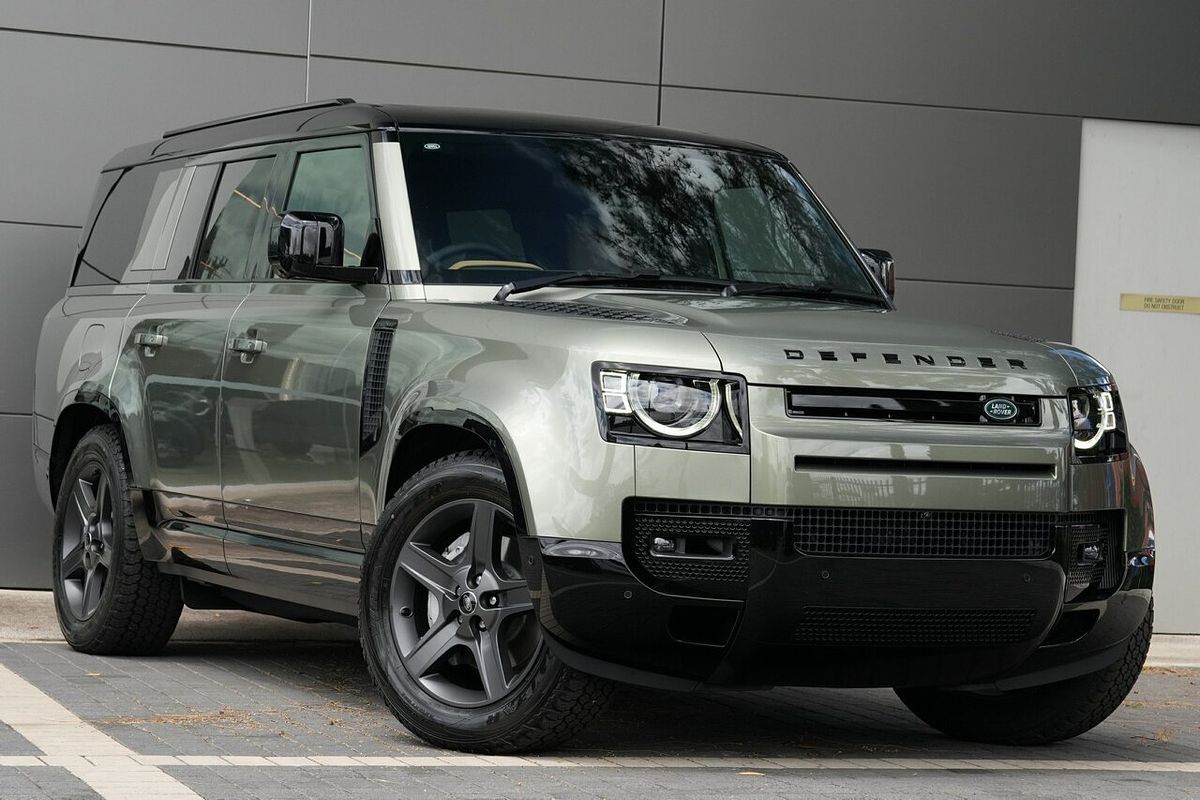 2025 Land Rover Defender 130 P400 X-Dynamic SE L663