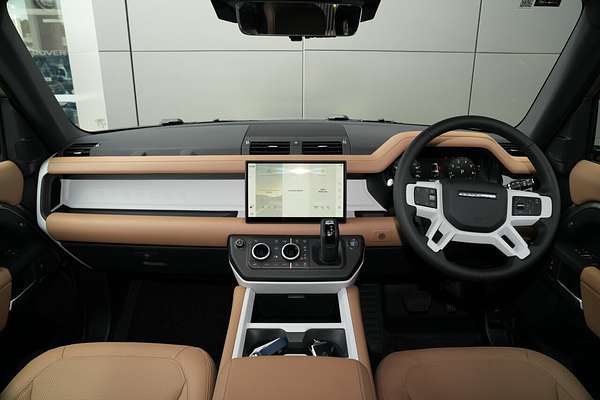 2025 Land Rover Defender 130 P400 X-Dynamic SE L663