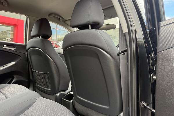 2016 Hyundai Accent Active RB4