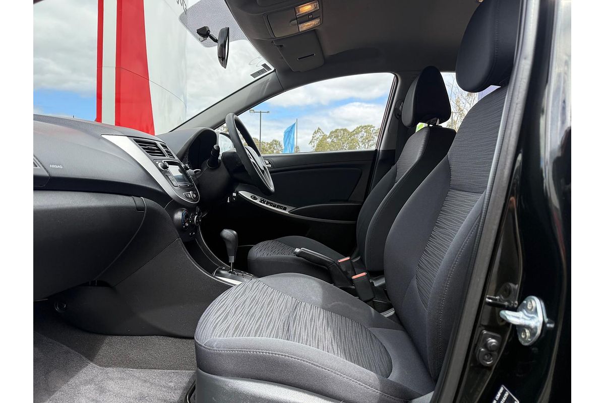 2016 Hyundai Accent Active RB4