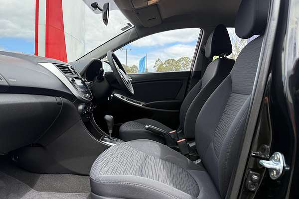 2016 Hyundai Accent Active RB4