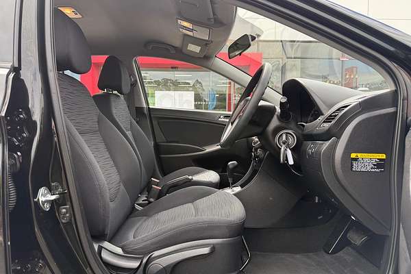 2016 Hyundai Accent Active RB4