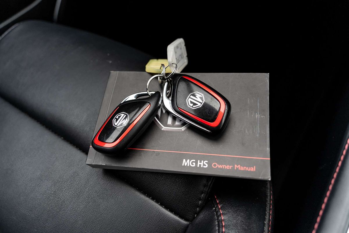 2022 MG HS Vibe SAS23