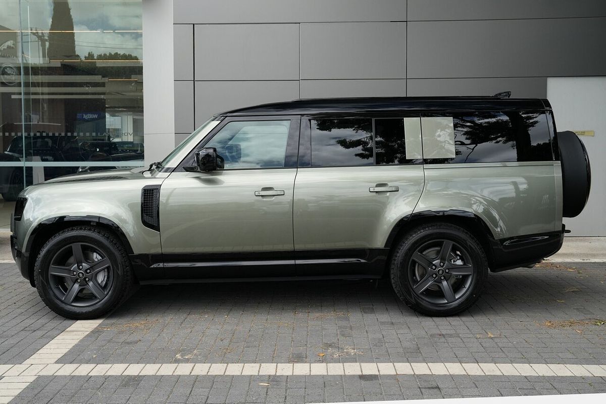 2025 Land Rover Defender 130 P400 X-Dynamic SE L663