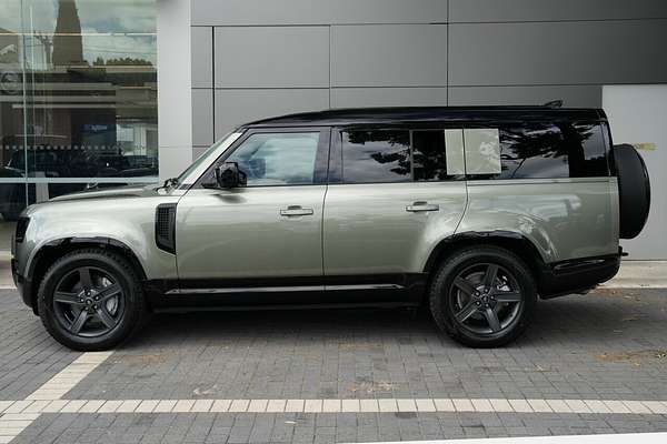 2025 Land Rover Defender 130 P400 X-Dynamic SE L663