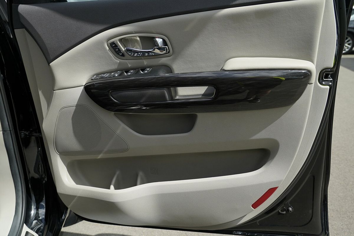 2015 Kia Carnival Platinum YP