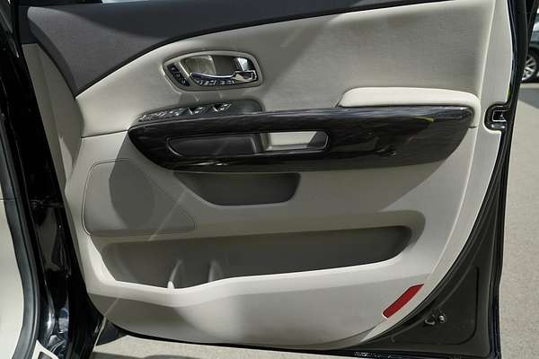 2015 Kia Carnival Platinum YP