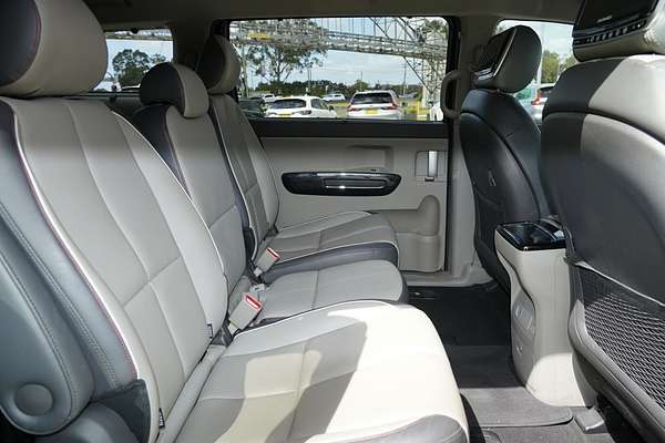 2015 Kia Carnival Platinum YP