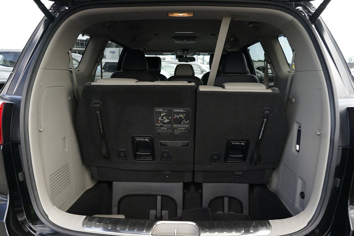 2015 Kia Carnival Platinum YP