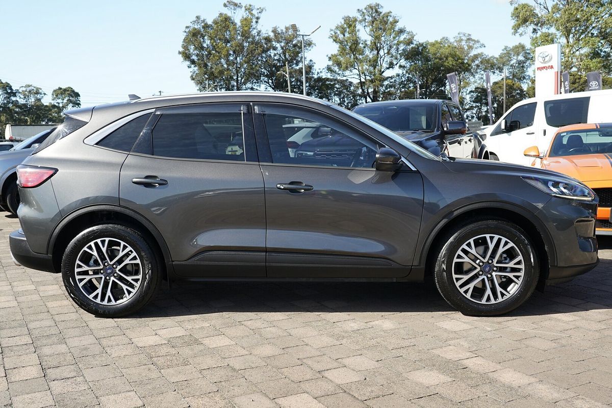 2022 Ford Escape ZH