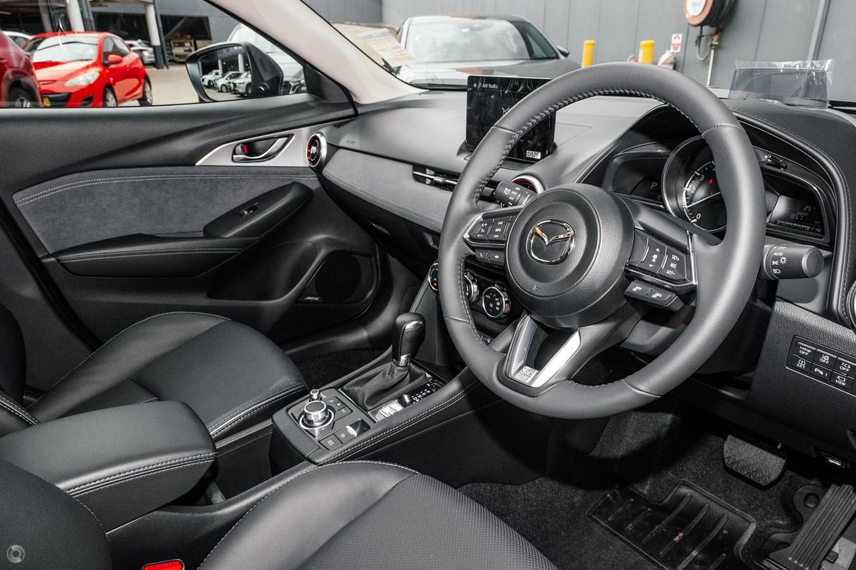 2025 Mazda CX-3 G20 Akari DK