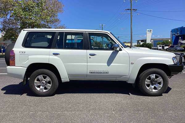 2011 Nissan Patrol ST GU 7