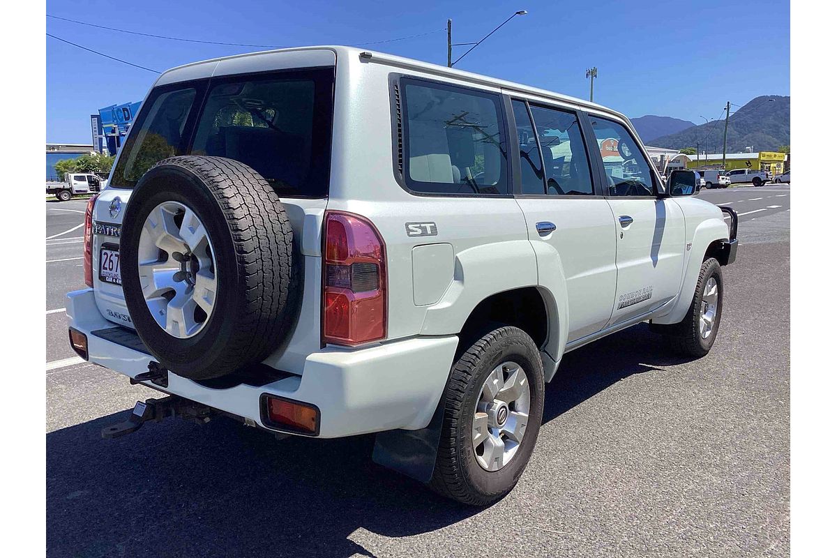 2011 Nissan Patrol ST GU 7