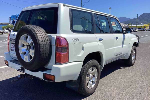 2011 Nissan Patrol ST GU 7