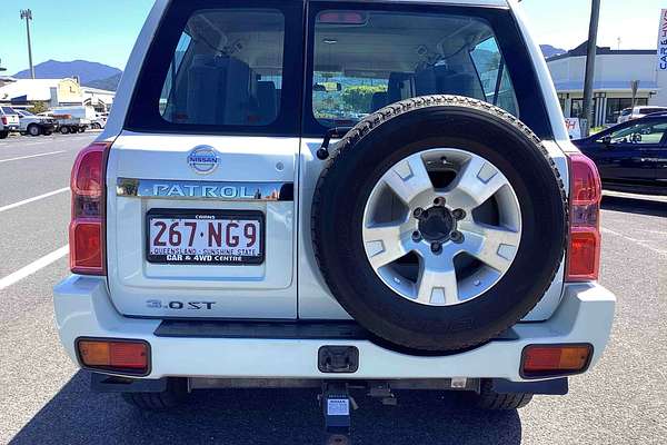2011 Nissan Patrol ST GU 7