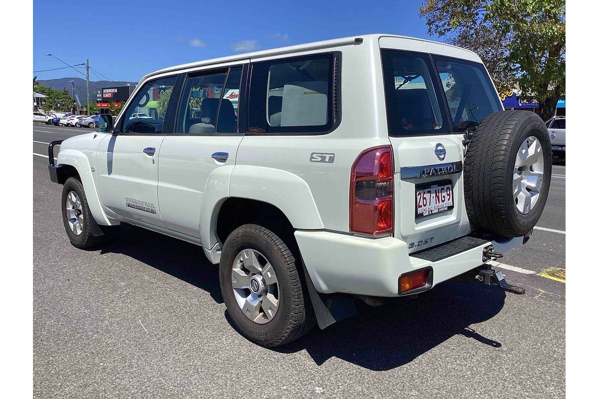 2011 Nissan Patrol ST GU 7