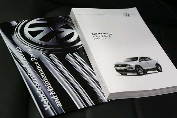 2024 Volkswagen T-Roc 140TSI R-Line D11