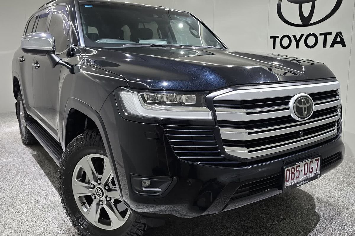 2022 Toyota Landcruiser Sahara FJA300R