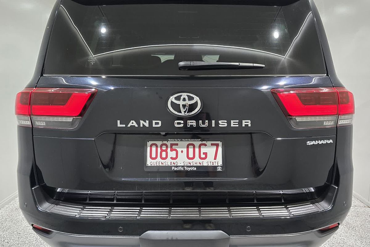 2022 Toyota Landcruiser Sahara FJA300R