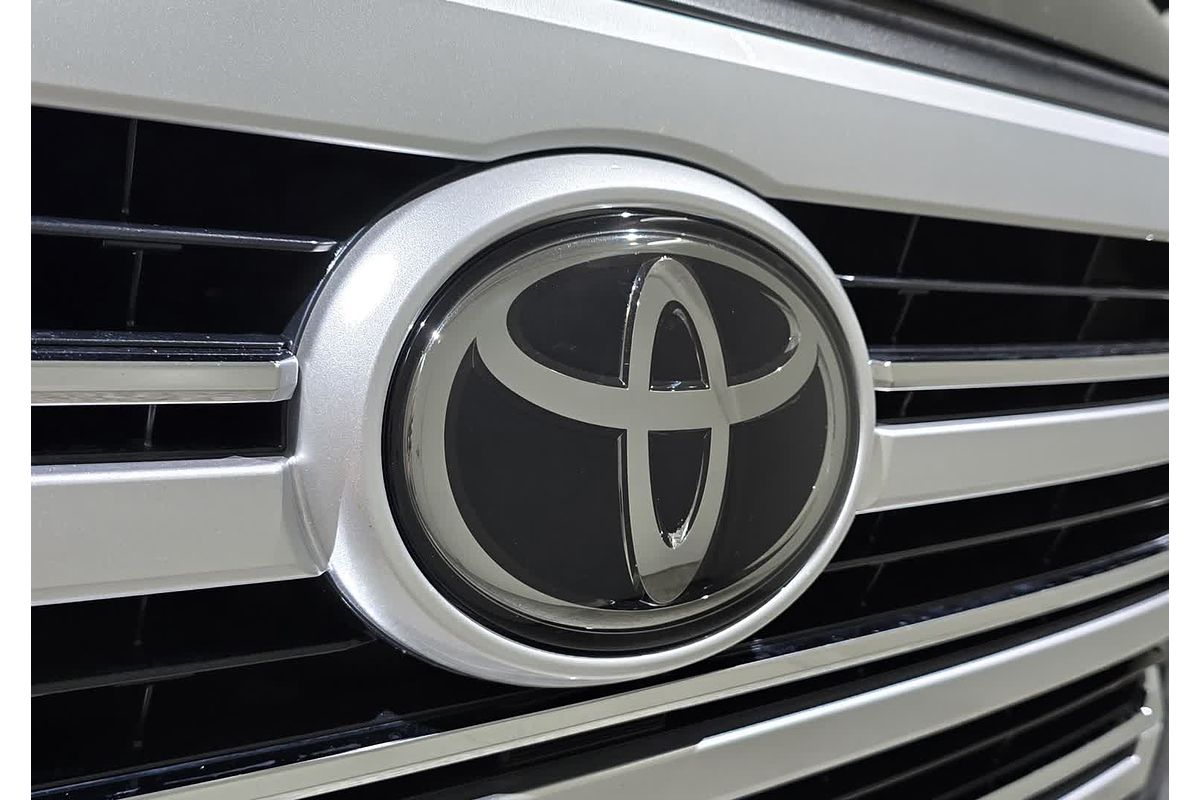 2022 Toyota Landcruiser Sahara FJA300R