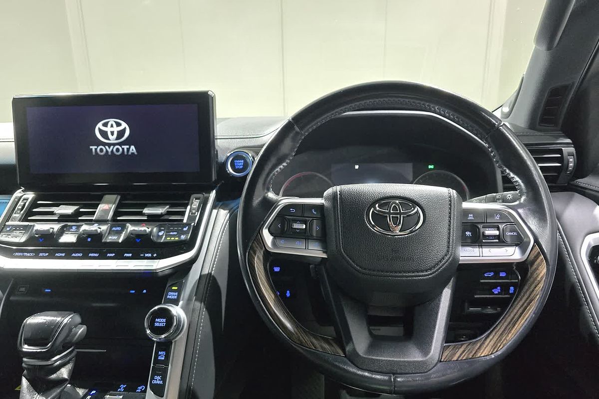 2022 Toyota Landcruiser Sahara FJA300R