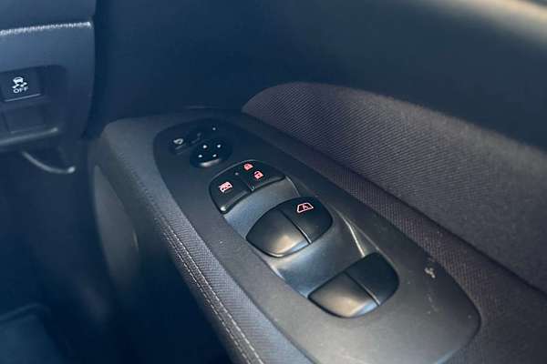 2017 Nissan Pathfinder ST R52 Series II