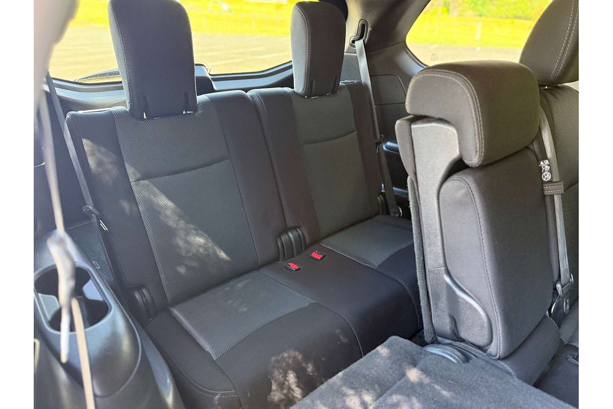 2017 Nissan Pathfinder ST R52 Series II