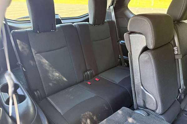 2017 Nissan Pathfinder ST R52 Series II