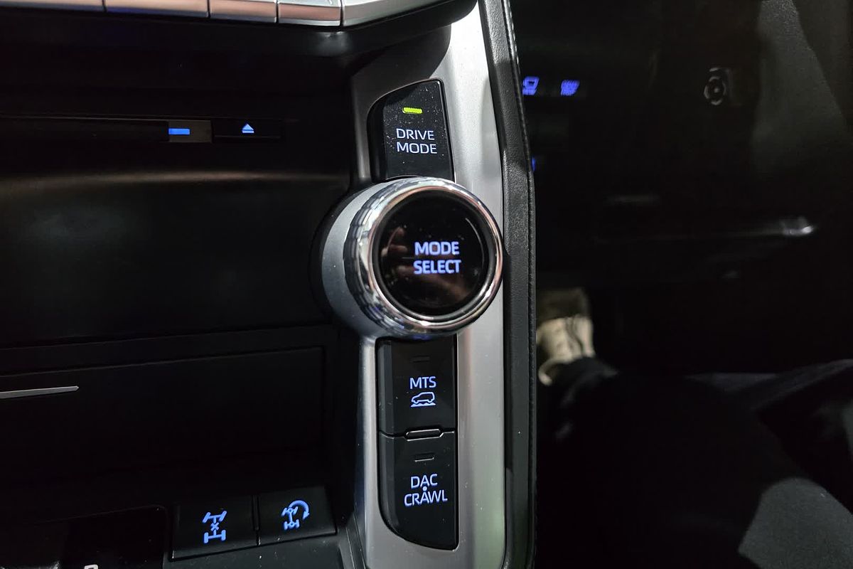 2022 Toyota Landcruiser Sahara FJA300R