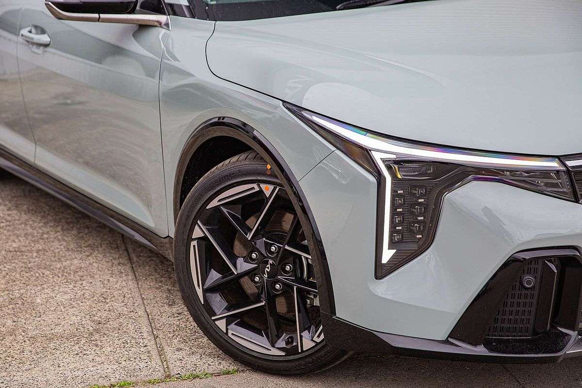 2025 Kia K4 GT-Line CL4m