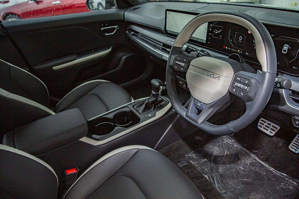 2025 Kia K4 GT-Line CL4m