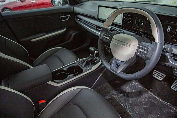 2025 Kia K4 GT-Line CL4m