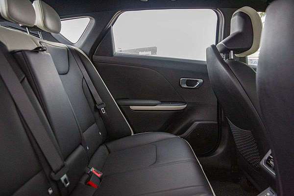 2025 Kia K4 GT-Line CL4m