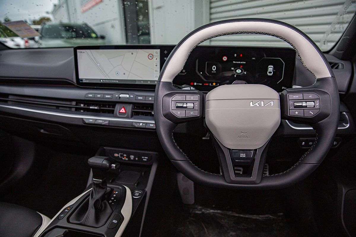 2025 Kia K4 GT-Line CL4m