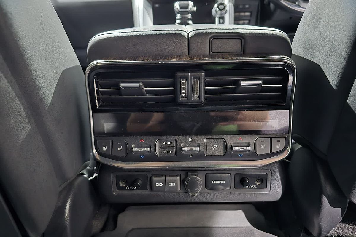 2022 Toyota Landcruiser Sahara FJA300R