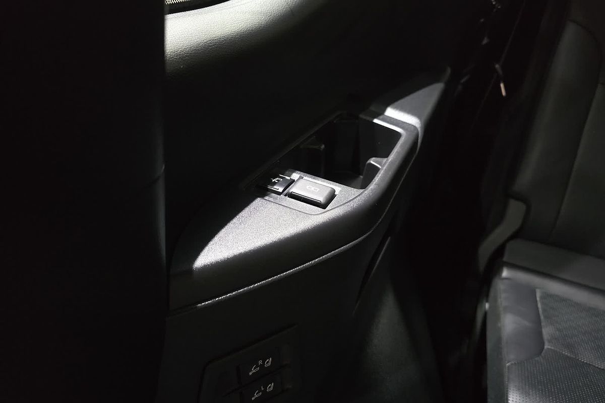 2022 Toyota Landcruiser Sahara FJA300R